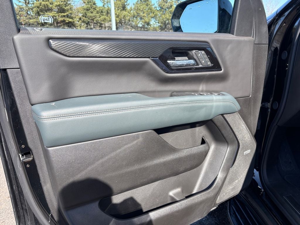 2025 GMC Yukon XL AT4