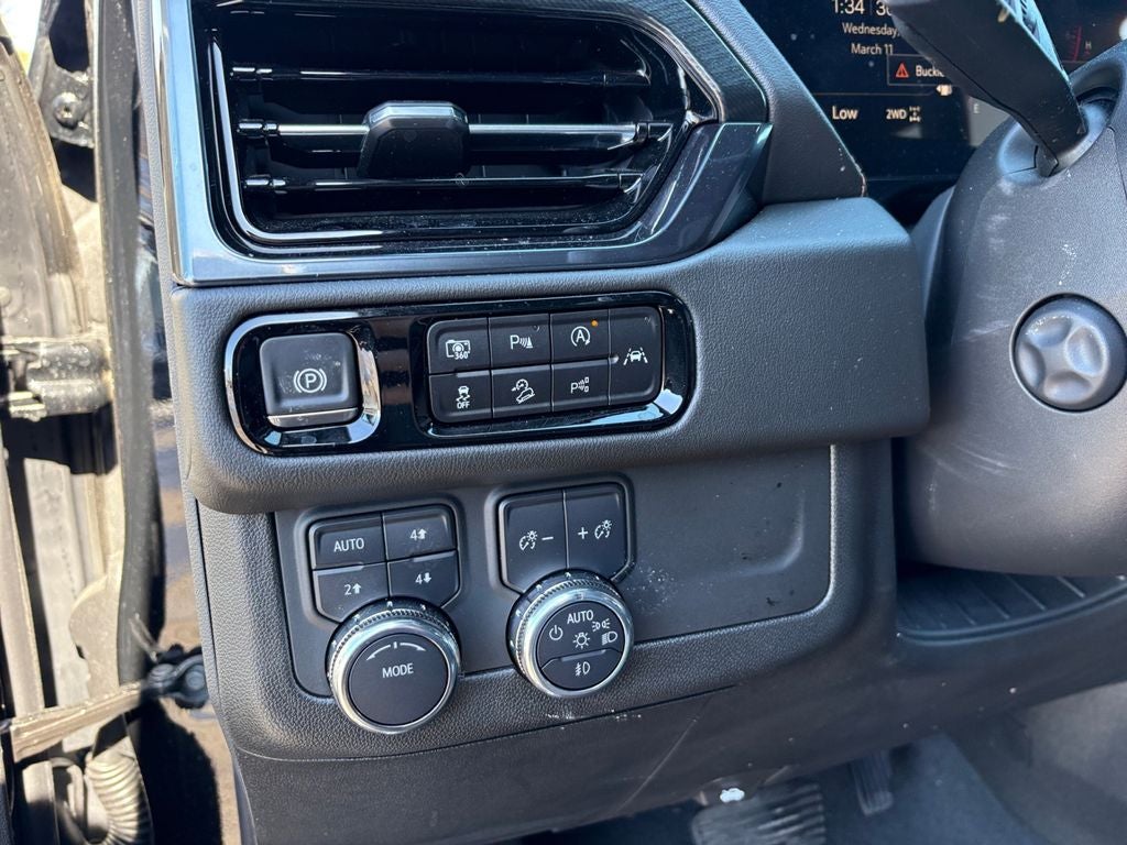 2025 GMC Yukon XL AT4