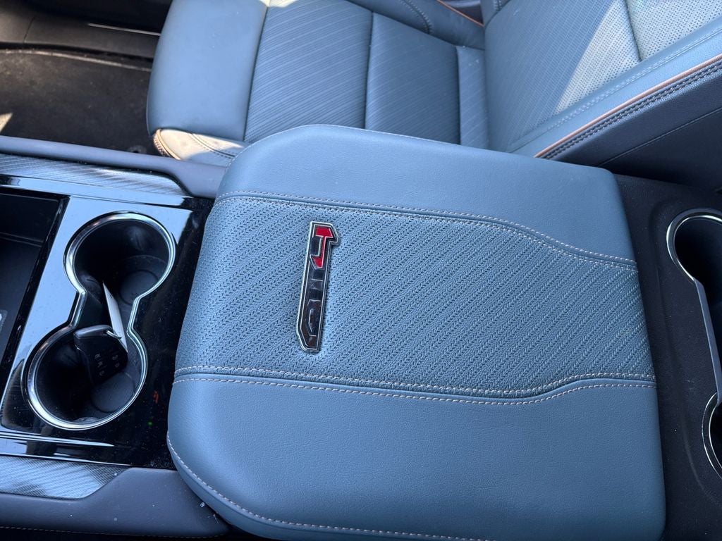 2025 GMC Yukon XL AT4