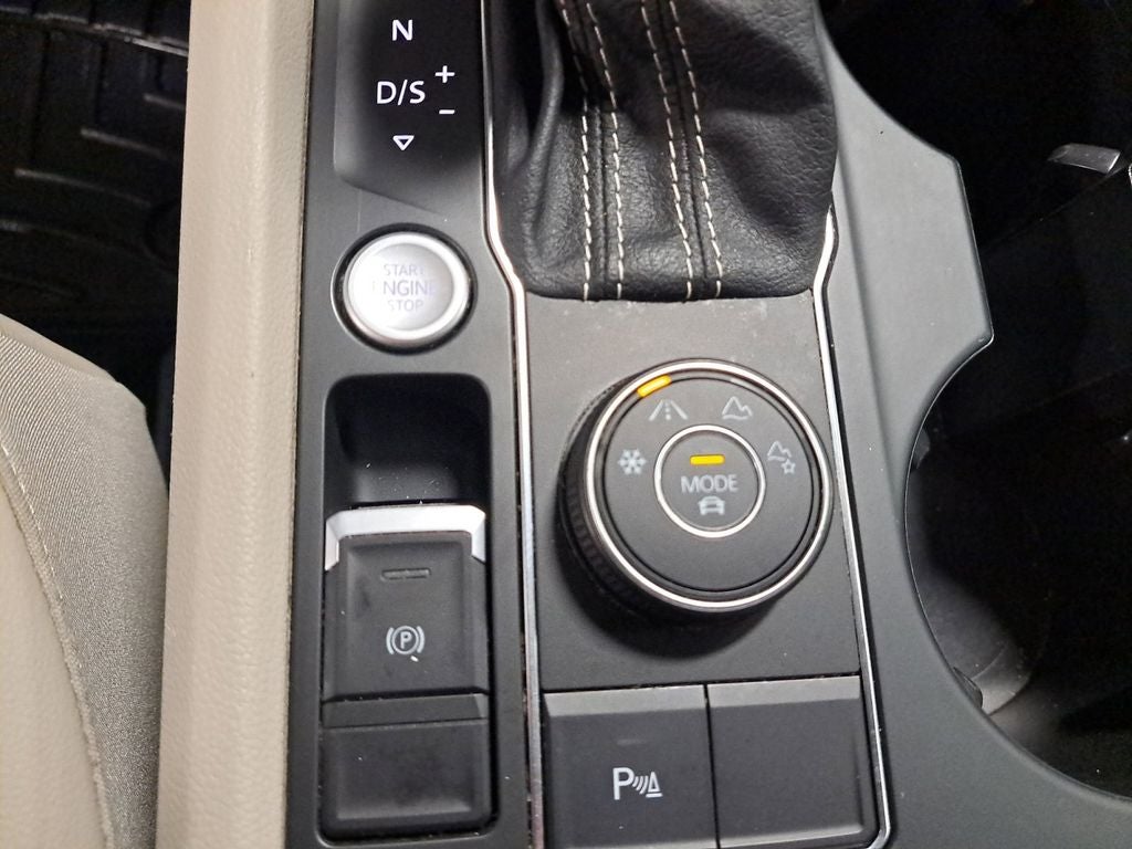 2021 Volkswagen Atlas 3.6L V6 SE w/Technology