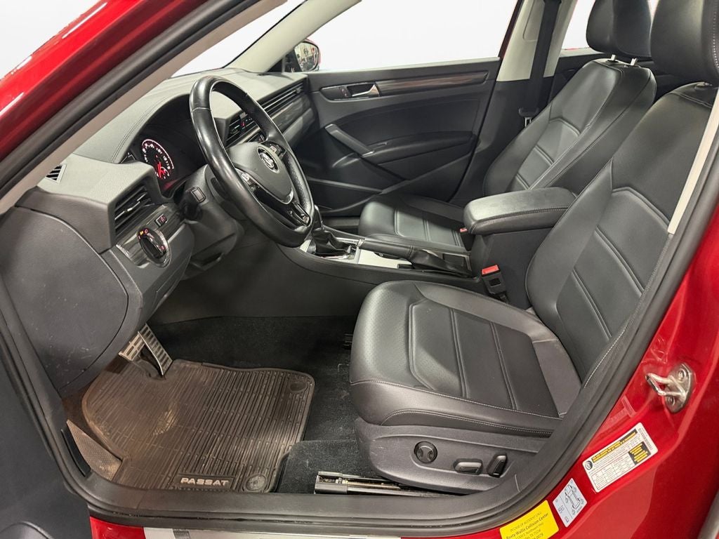 2020 Volkswagen Passat 2.0T R-Line