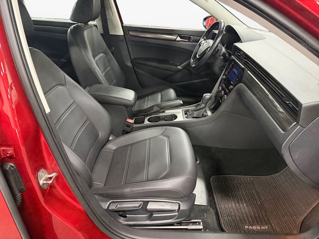 2020 Volkswagen Passat 2.0T R-Line