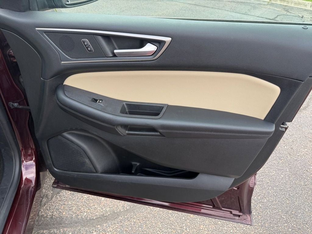 2022 Ford Edge SEL w/Panoramic Vista Roof