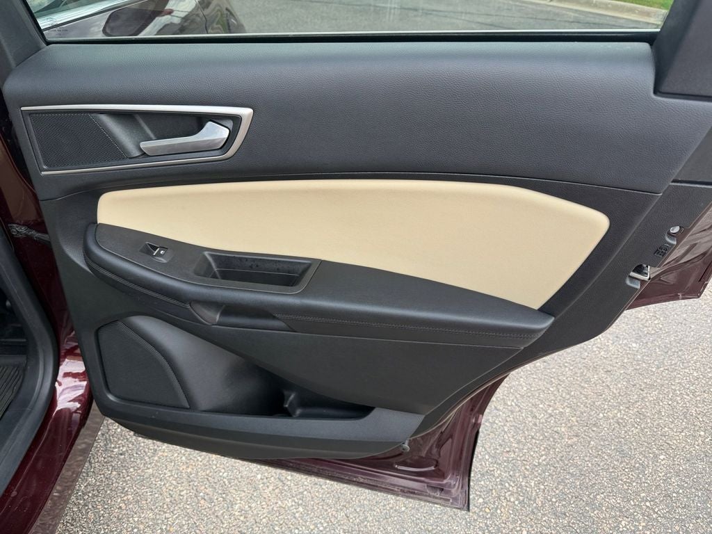 2022 Ford Edge SEL w/Panoramic Vista Roof