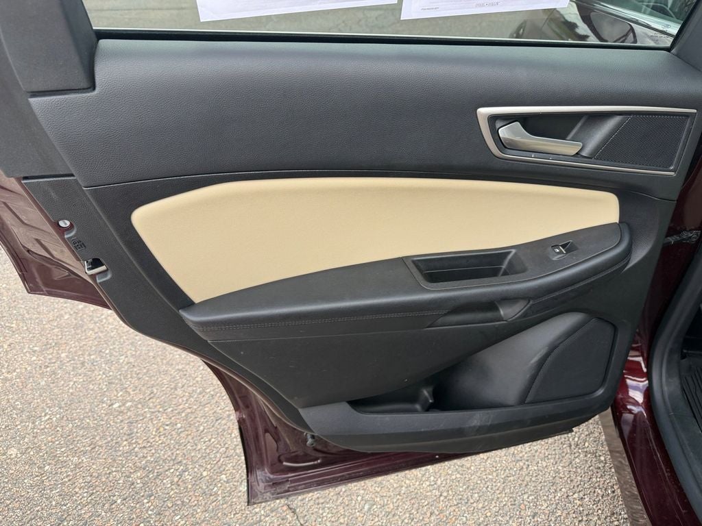2022 Ford Edge SEL w/Panoramic Vista Roof