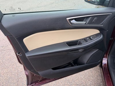 2022 Ford Edge SEL w/Panoramic Vista Roof