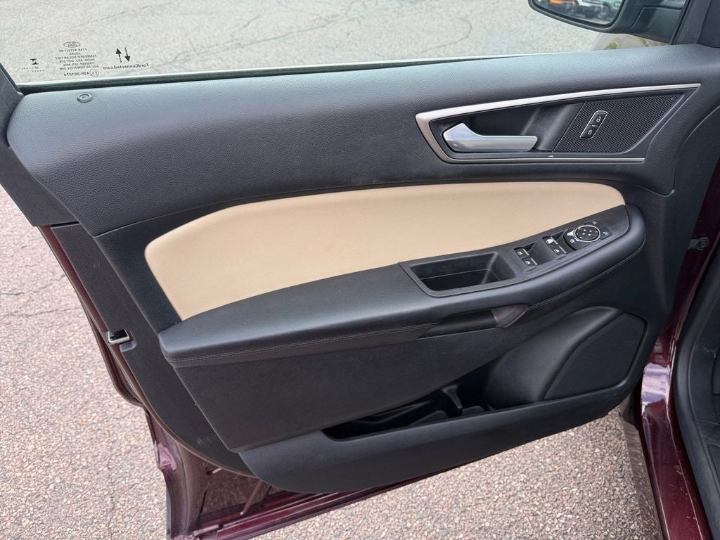 2022 Ford Edge SEL w/Panoramic Vista Roof
