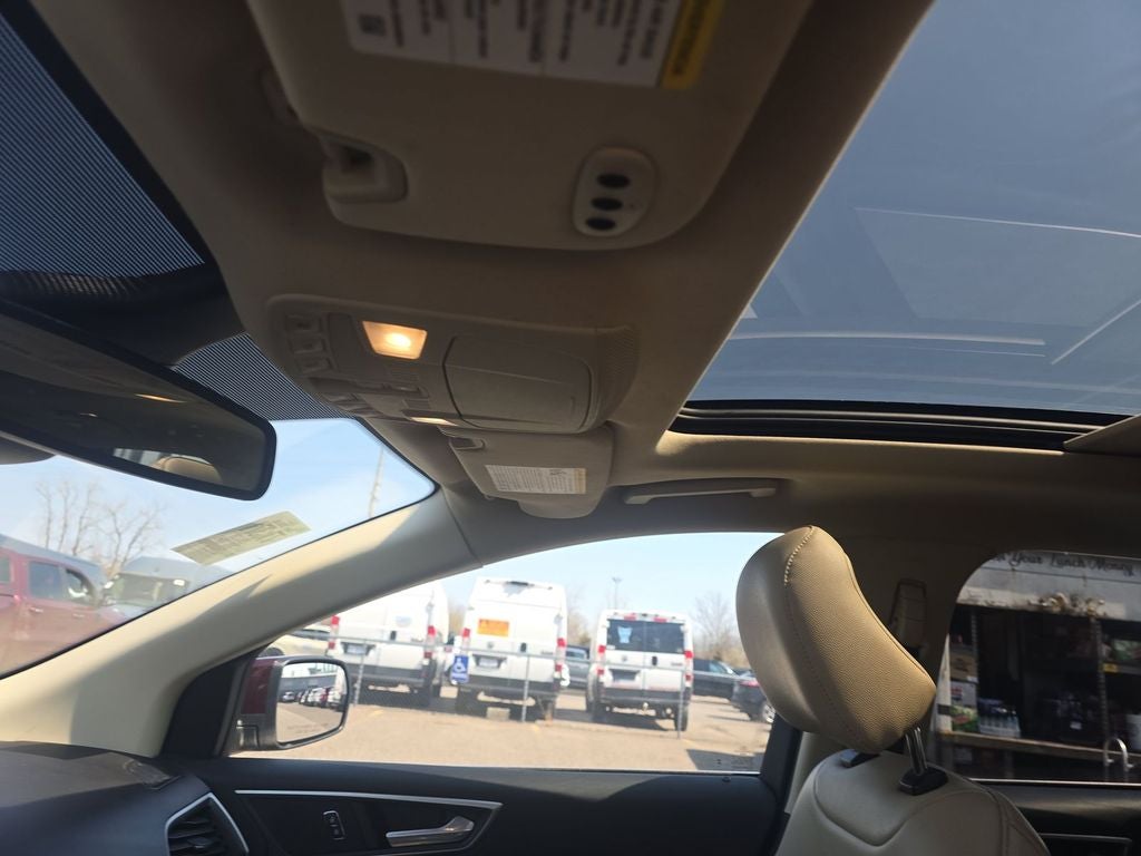 2022 Ford Edge SEL w/Panoramic Vista Roof