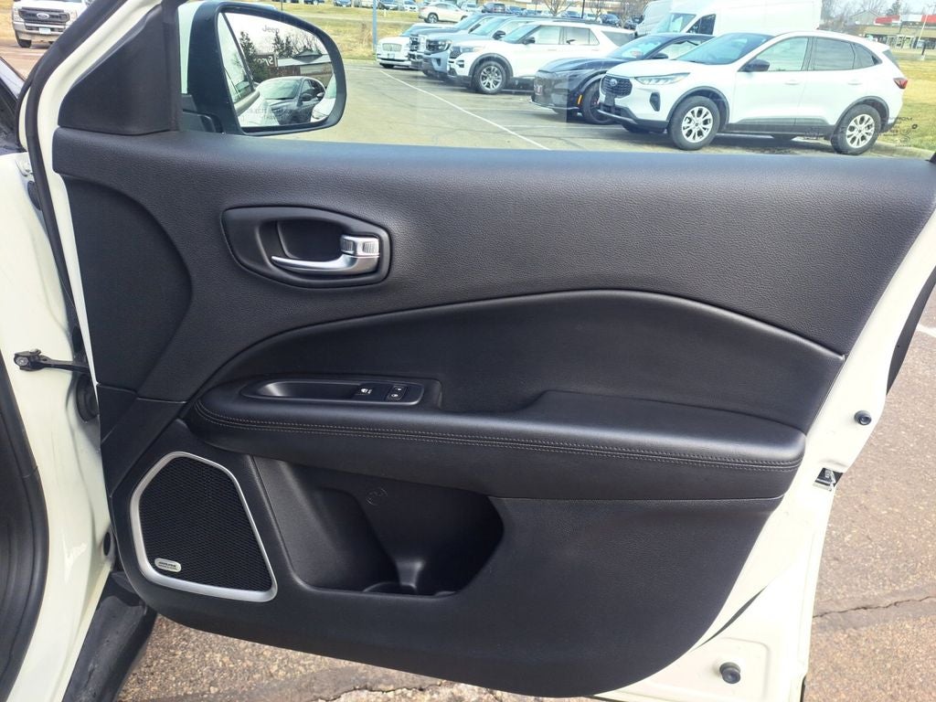 2021 Jeep Compass Altitude w/Driver Assistance & Sun & Sound Pkg