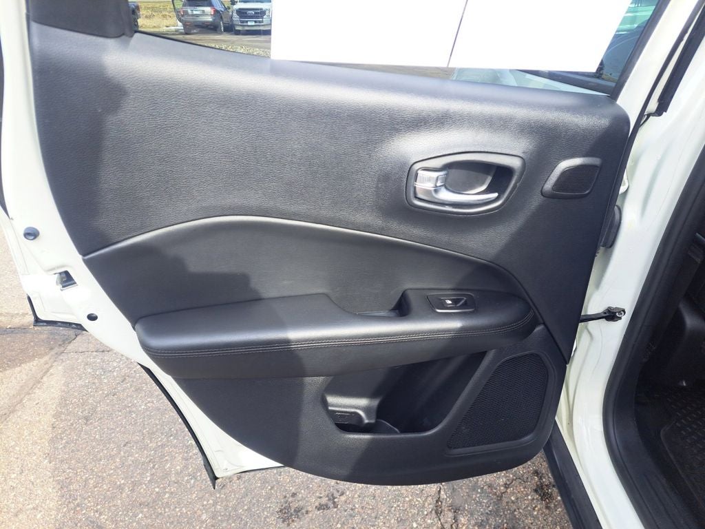 2021 Jeep Compass Altitude w/Driver Assistance & Sun & Sound Pkg