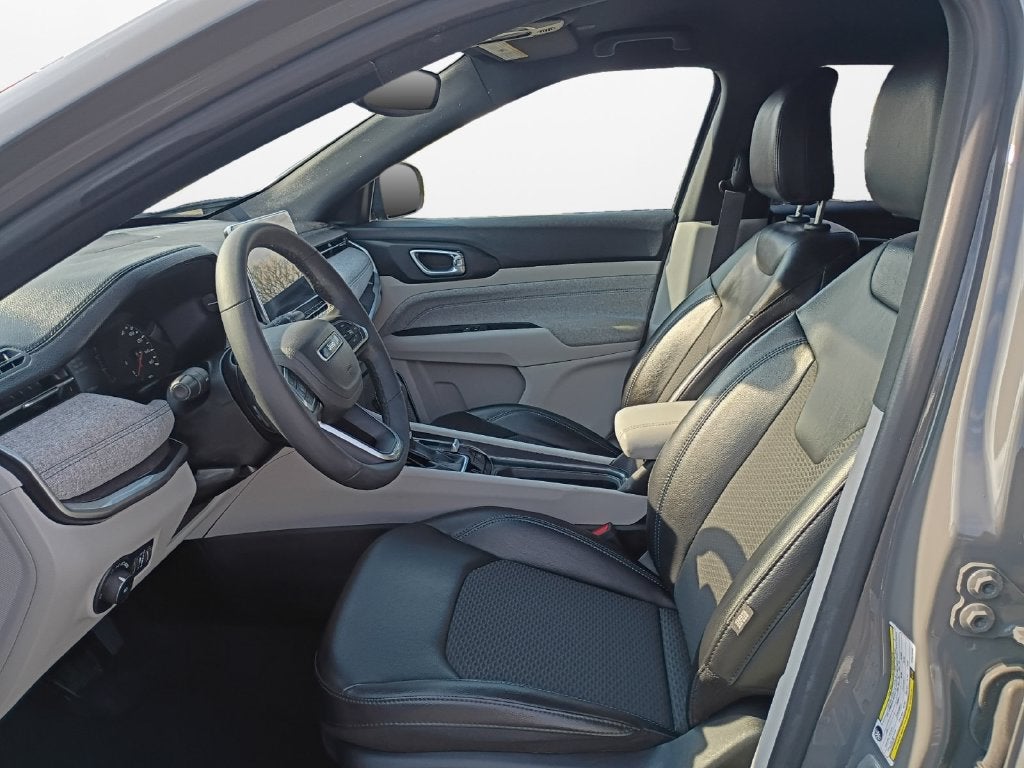2023 Jeep Compass Latitude w/Preferred Pkg