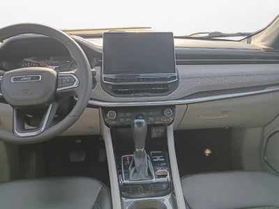 2023 Jeep Compass Latitude w/Preferred Pkg