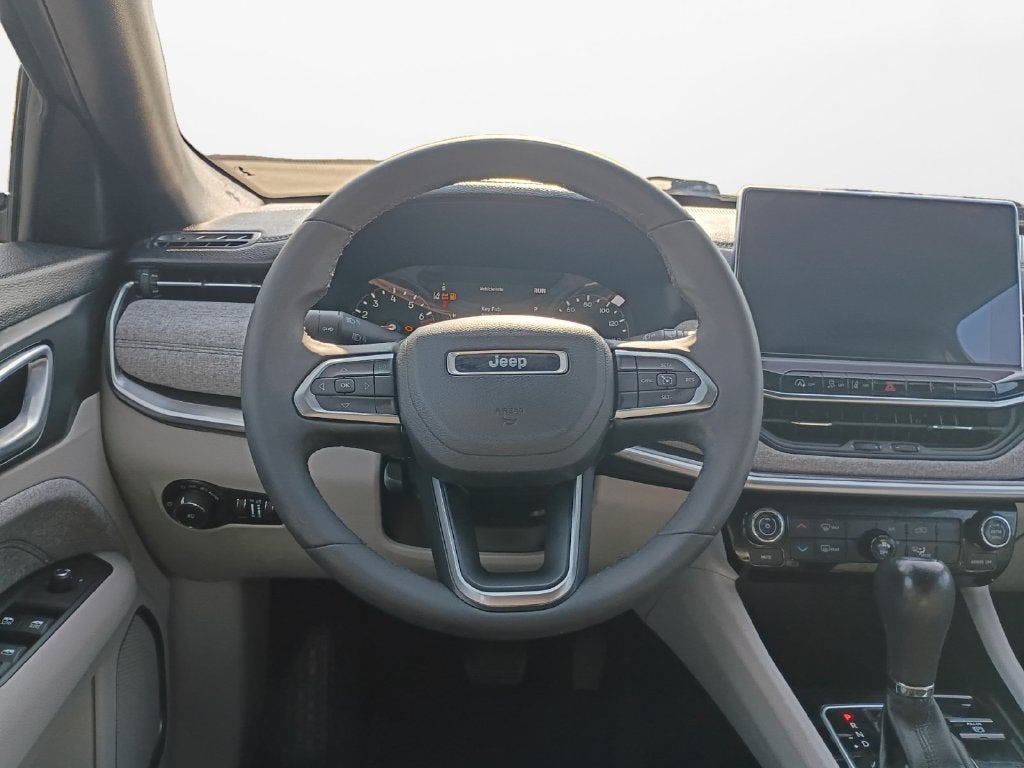 2023 Jeep Compass Latitude w/Preferred Pkg