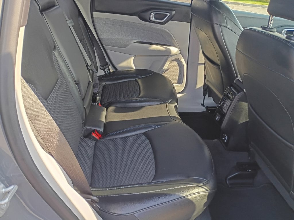2023 Jeep Compass Latitude w/Preferred Pkg
