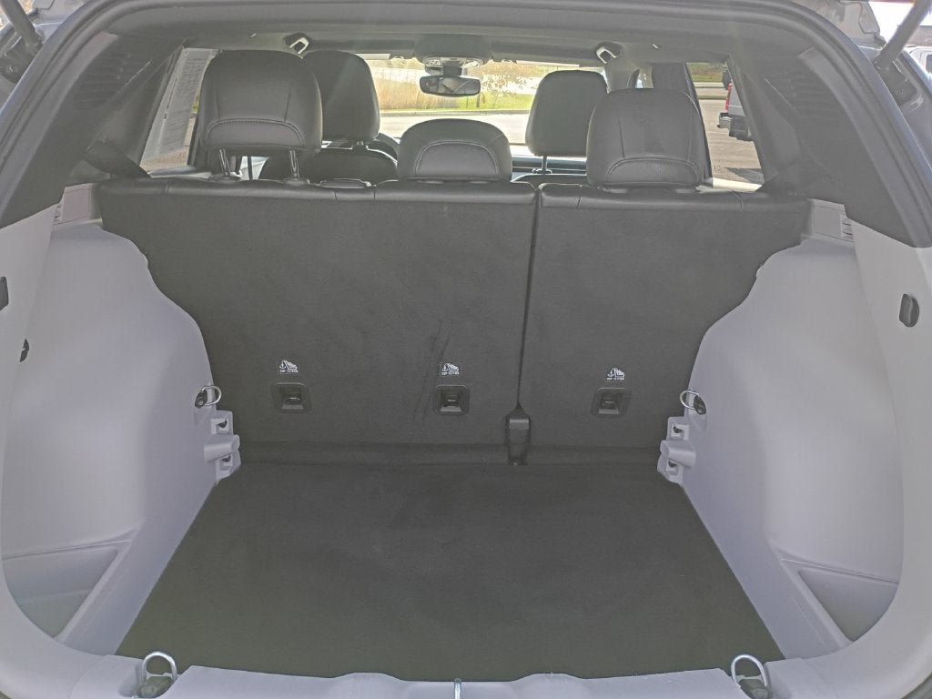2023 Jeep Compass Latitude w/Preferred Pkg