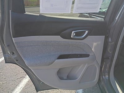 2023 Jeep Compass Latitude w/Preferred Pkg