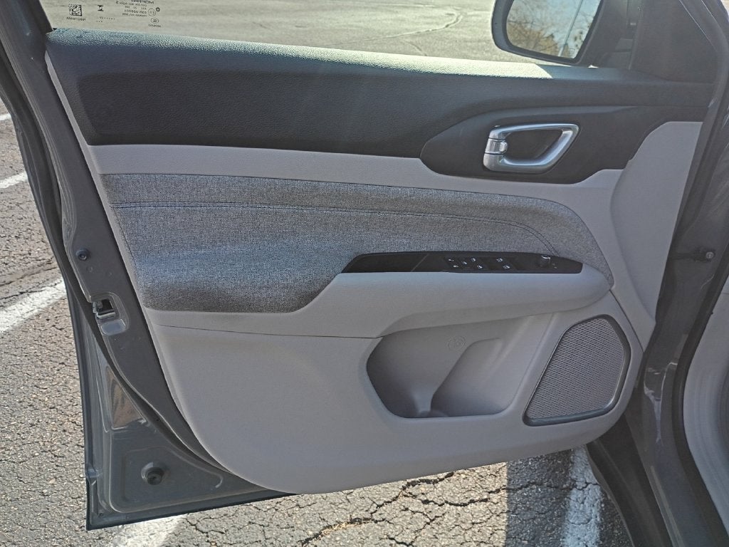 2023 Jeep Compass Latitude w/Preferred Pkg