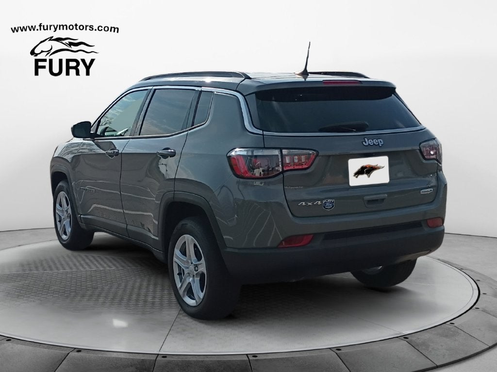 2023 Jeep Compass Latitude w/Preferred Pkg