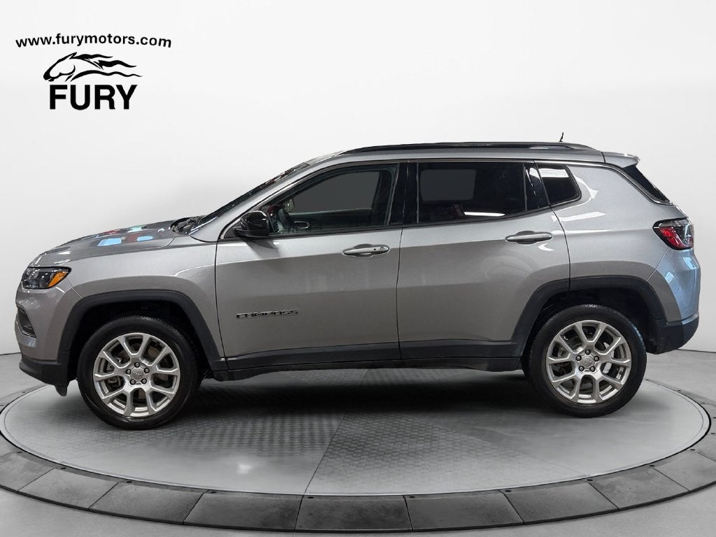 2023 Jeep Compass Latitude Lux