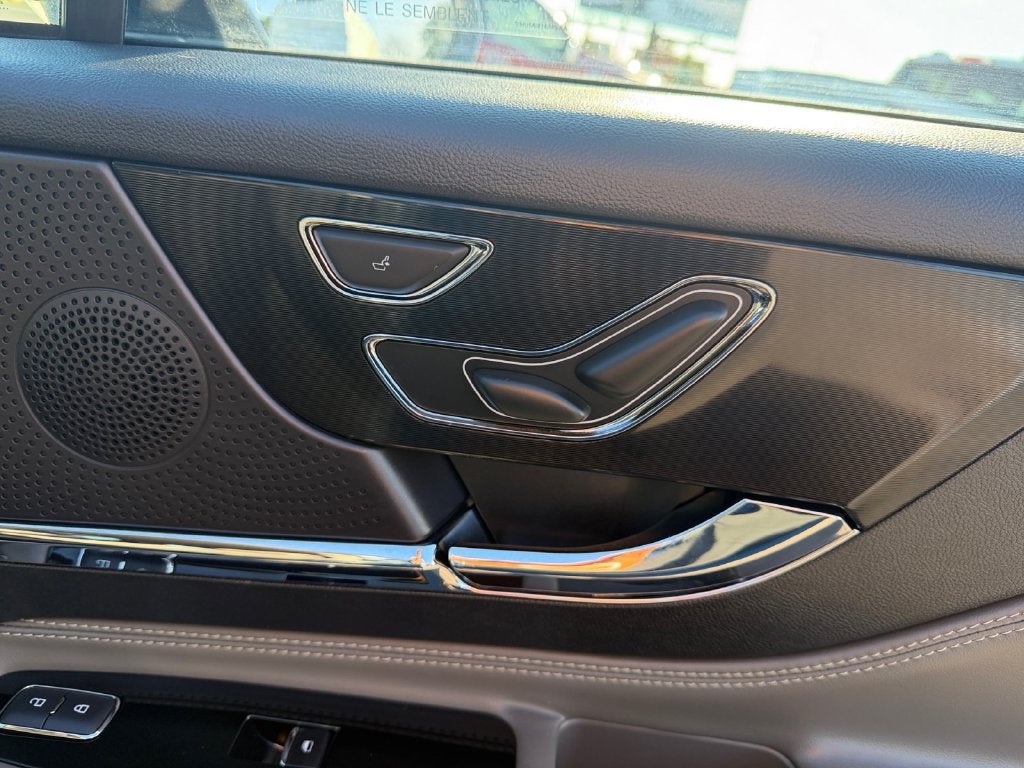 2024 Lincoln Corsair Reserve w/Jet Appearance Pkg