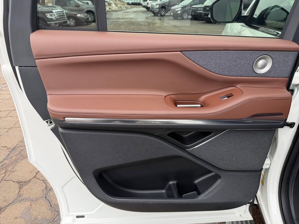 2025 Lincoln Navigator L Reserve w/Heavy Duty Tow Pkg