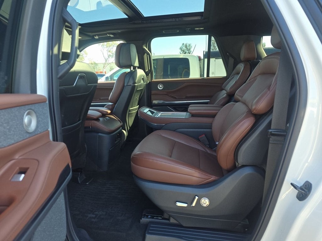 2025 Lincoln Navigator L Reserve w/Heavy Duty Tow Pkg