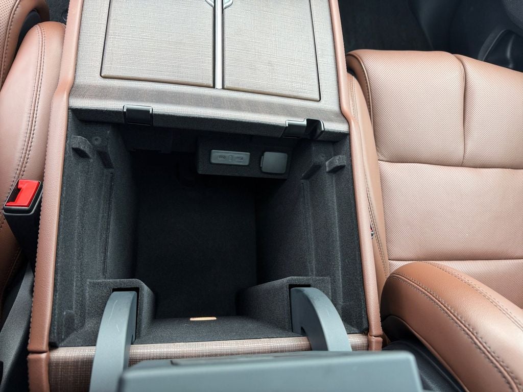 2025 Lincoln Navigator L Reserve w/Heavy Duty Tow Pkg