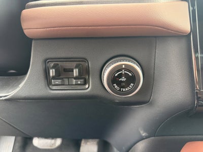 2025 Lincoln Navigator L Reserve w/Heavy Duty Tow Pkg