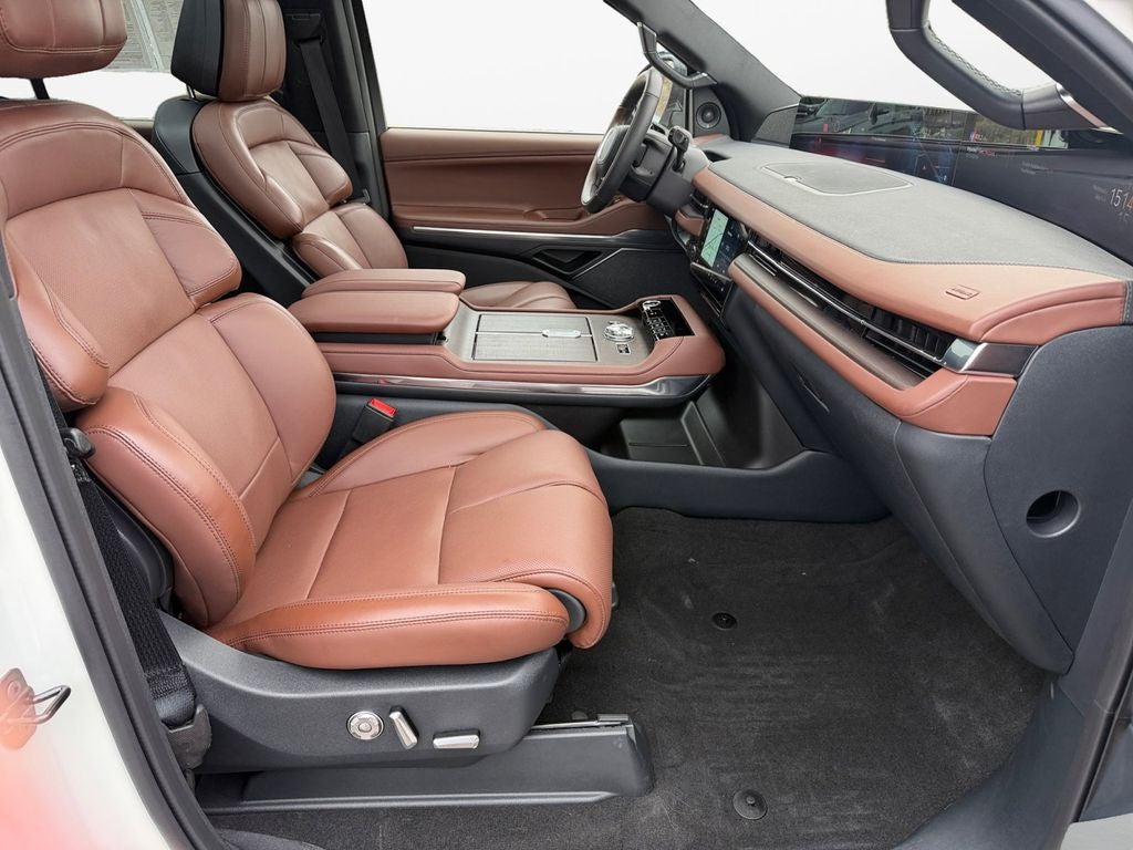 2025 Lincoln Navigator L Reserve w/Heavy Duty Tow Pkg