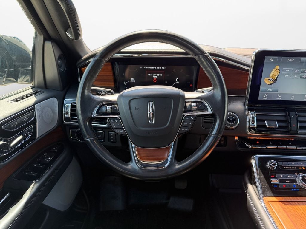 2019 Lincoln Navigator L Reserve w/HD Tow Pkg & Panoramic Roof