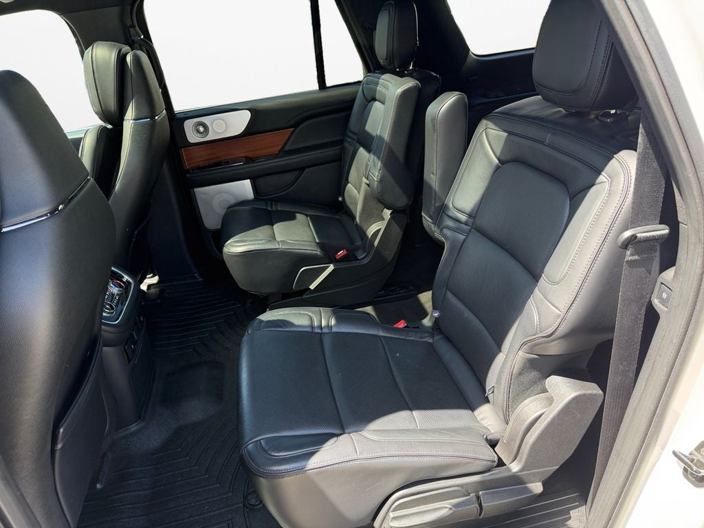 2019 Lincoln Navigator L Reserve w/HD Tow Pkg & Panoramic Roof