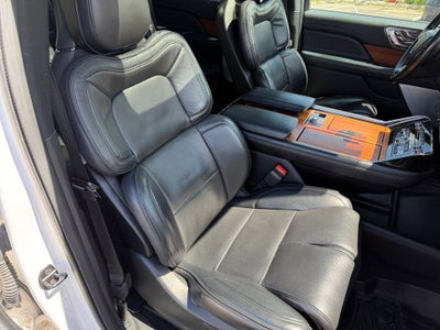 2019 Lincoln Navigator L Reserve w/HD Tow Pkg & Panoramic Roof