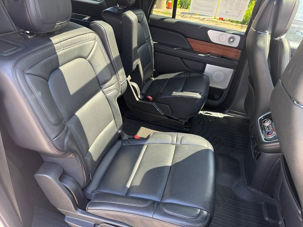 2019 Lincoln Navigator L Reserve w/HD Tow Pkg & Panoramic Roof