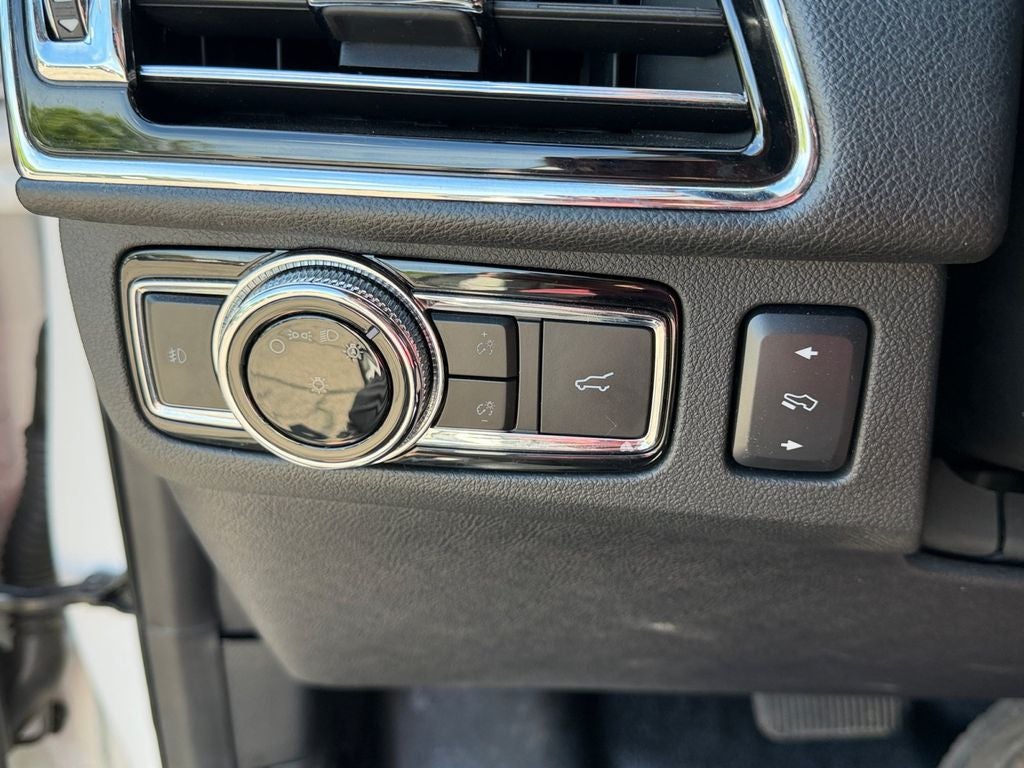 2019 Lincoln Navigator L Reserve w/HD Tow Pkg & Panoramic Roof