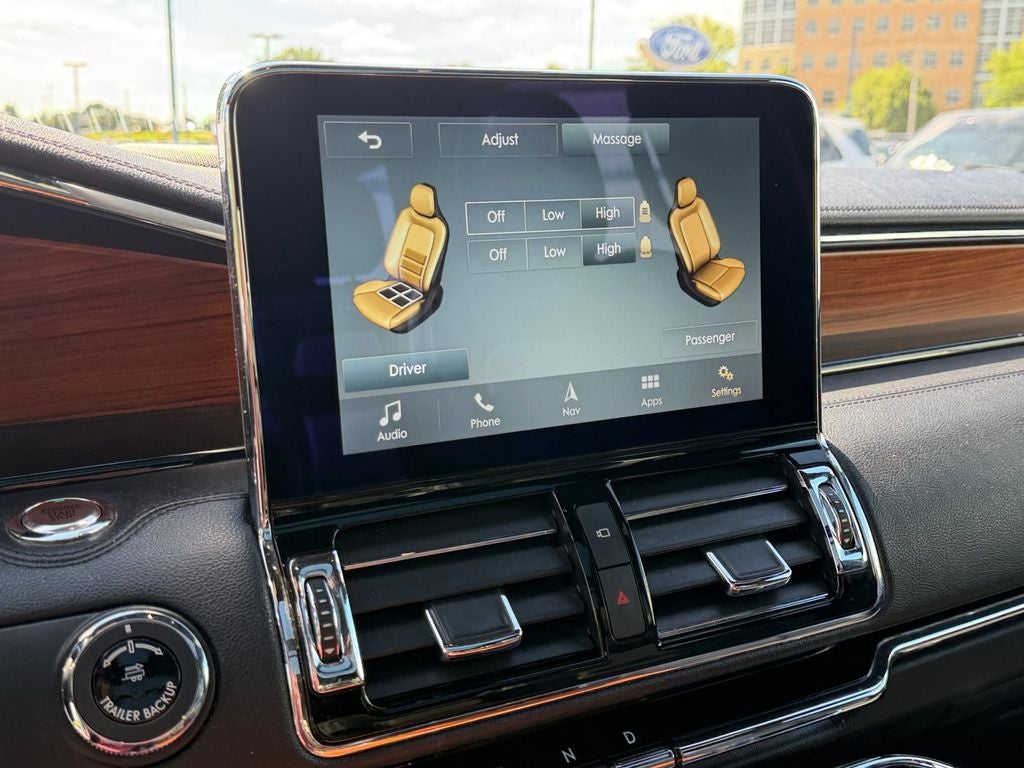 2019 Lincoln Navigator L Reserve w/HD Tow Pkg & Panoramic Roof