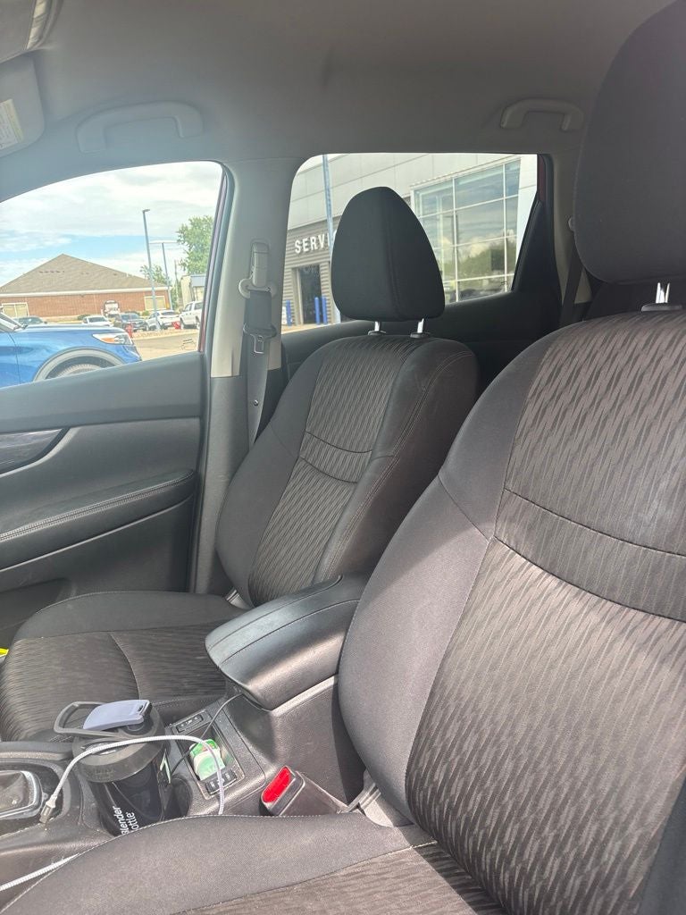 2018 Nissan Rogue SV w/Comfort & Convenience Pkgs