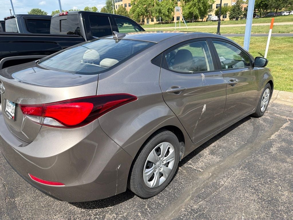 2016 Hyundai Elantra SE
