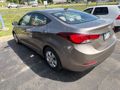2016 Hyundai Elantra SE