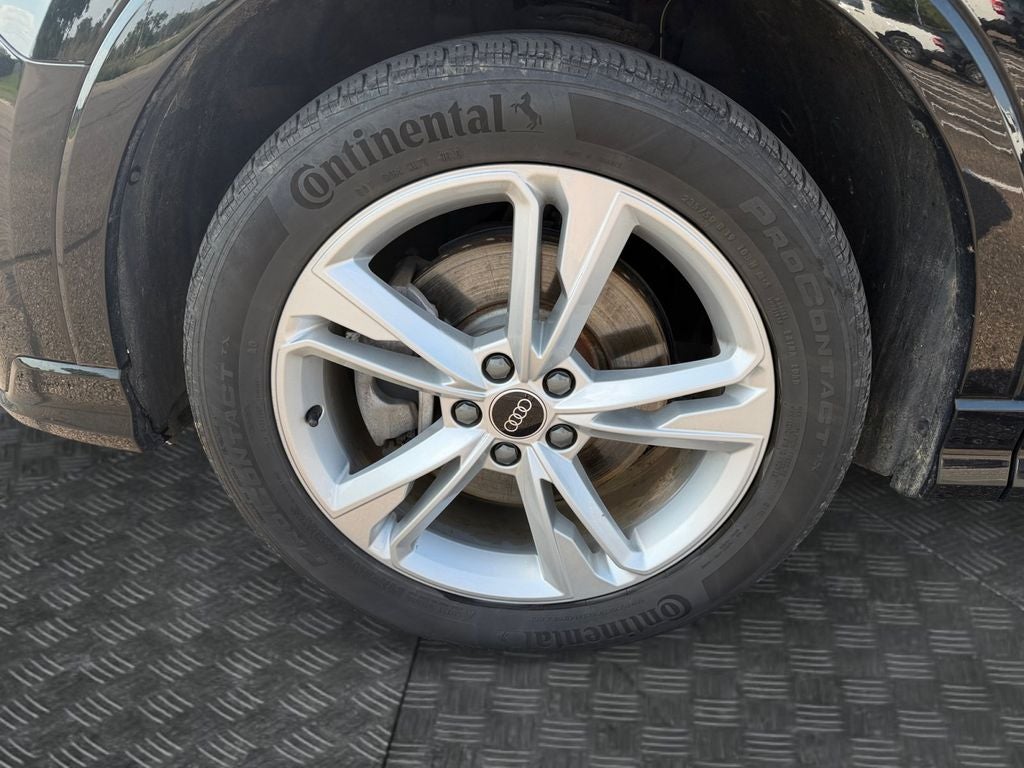 2021 Audi Q3 Premium w/Convenience Pkg & 19" 5-Twin-Spoke Wheel S Line quattro