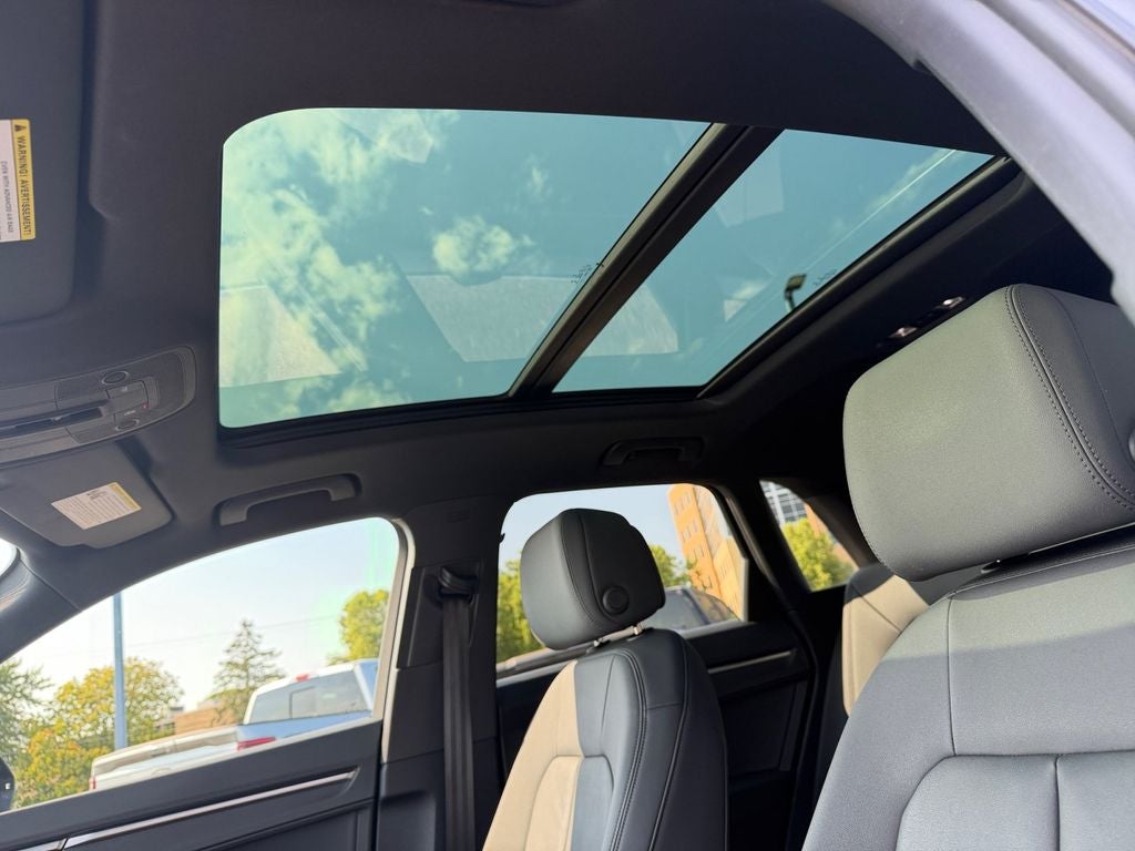 2021 Audi Q3 Premium w/Convenience Pkg & 19" 5-Twin-Spoke Wheel S Line quattro