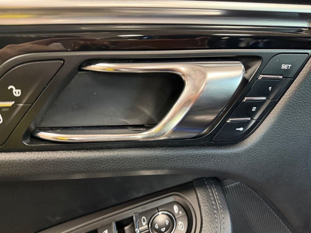 2017 Porsche Macan Base