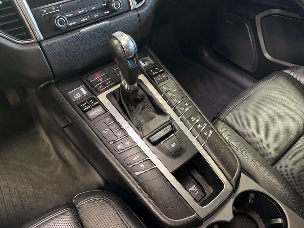 2017 Porsche Macan Base