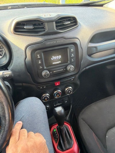 2017 Jeep Renegade Trailhawk w/Cold Weather Group