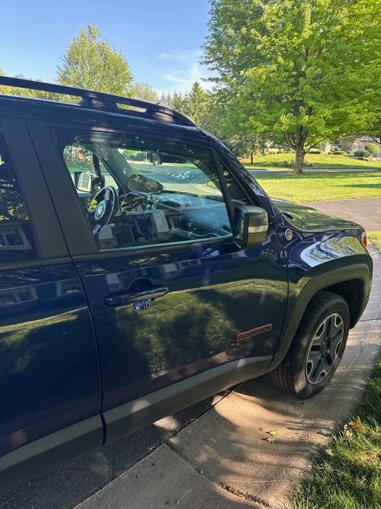 2017 Jeep Renegade Trailhawk w/Cold Weather Group