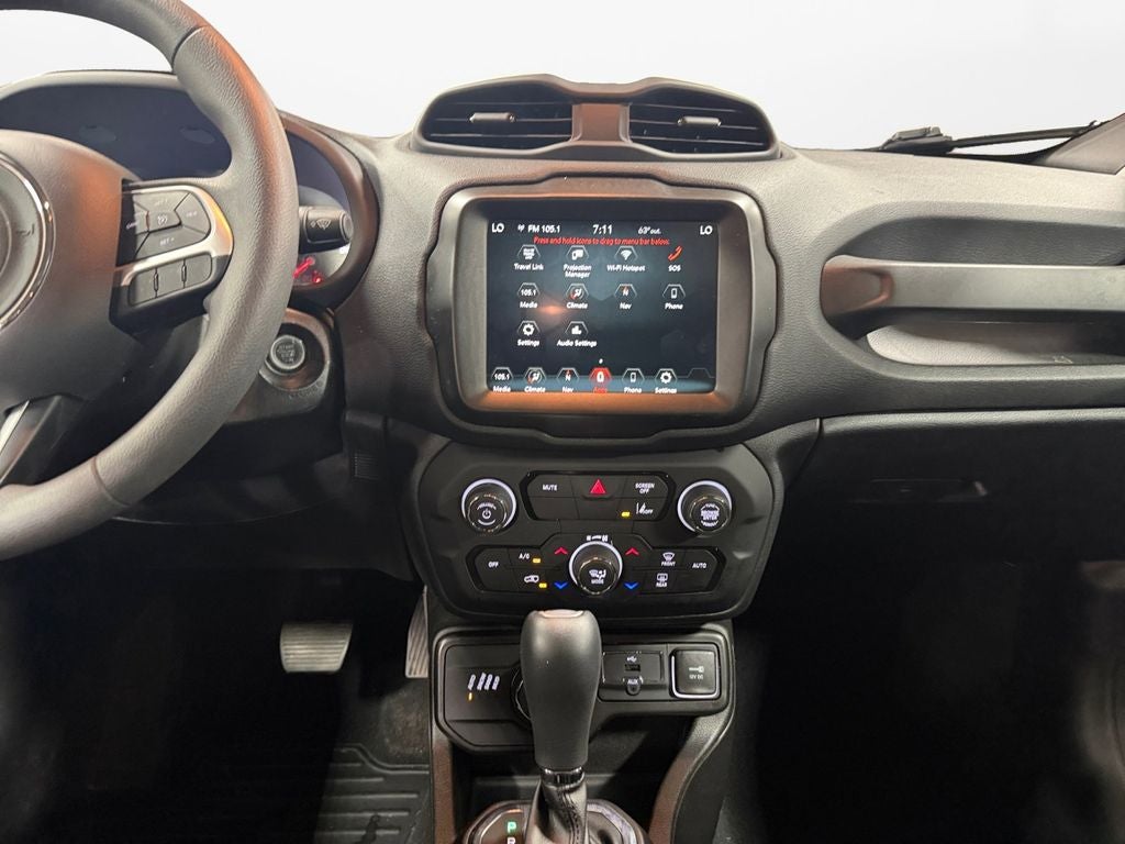 2023 Jeep Renegade Latitude w/Preferred Pkg
