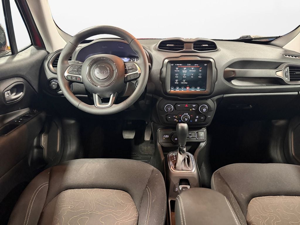 2023 Jeep Renegade Latitude w/Preferred Pkg