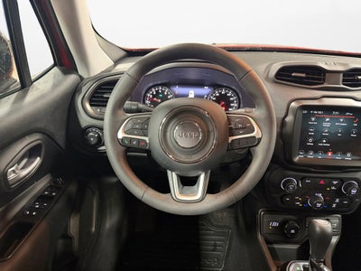 2023 Jeep Renegade Latitude w/Preferred Pkg