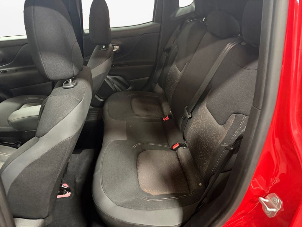 2023 Jeep Renegade Latitude w/Preferred Pkg