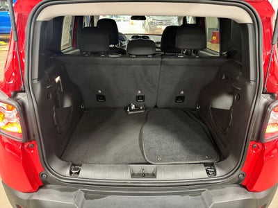 2023 Jeep Renegade Latitude w/Preferred Pkg