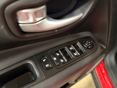 2023 Jeep Renegade Latitude w/Preferred Pkg